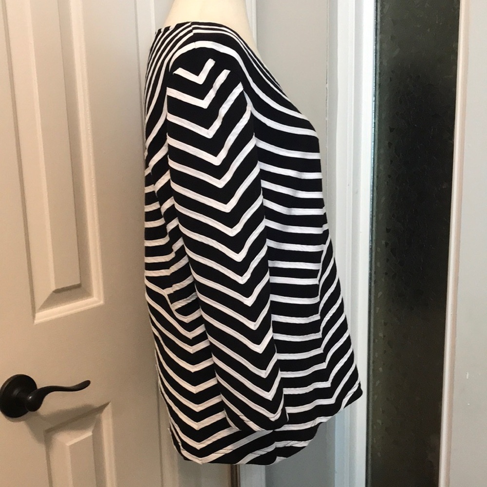 Like-new! Black and White Striped Knit Top - Picture 5 of 10